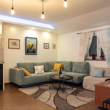 Nikka Apartments Malinska Bagian luar foto