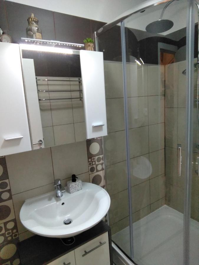 Nikka Apartments Malinska Bagian luar foto