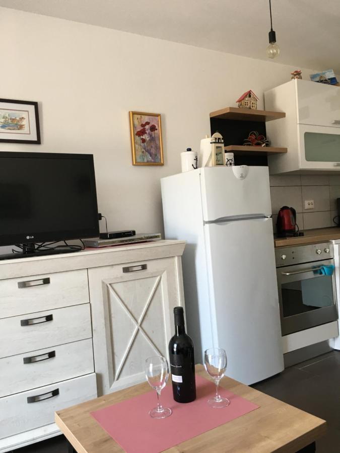 Nikka Apartments Malinska Bagian luar foto