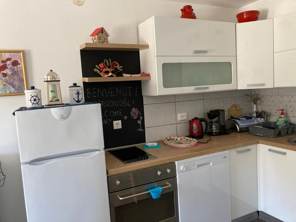 Nikka Apartments Malinska Bagian luar foto