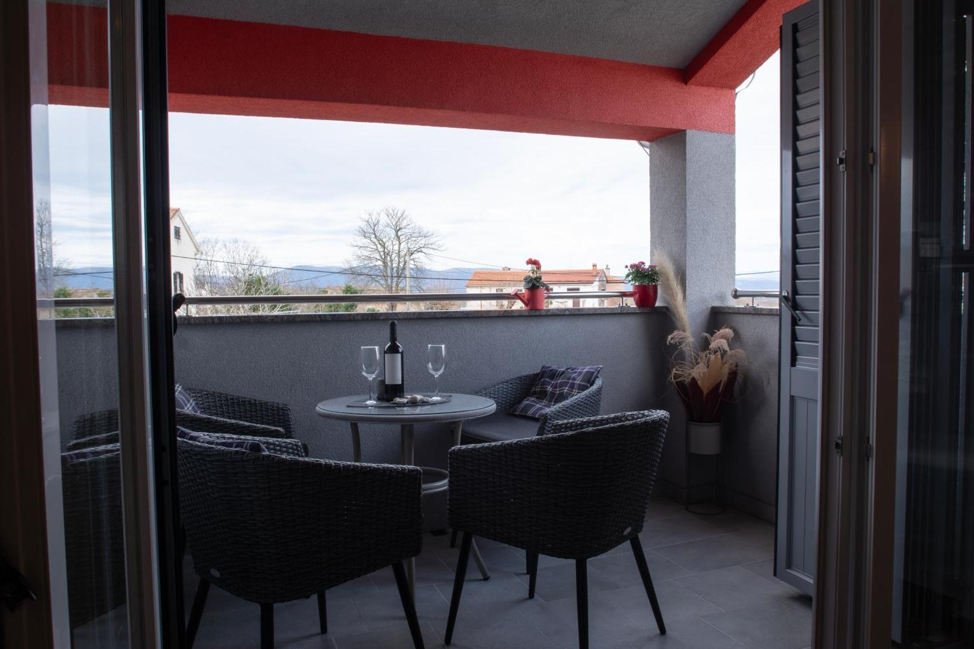Nikka Apartments Malinska Bagian luar foto